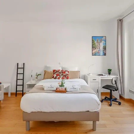 Mande - Noblesse Aux Portes De Paris Apartmán